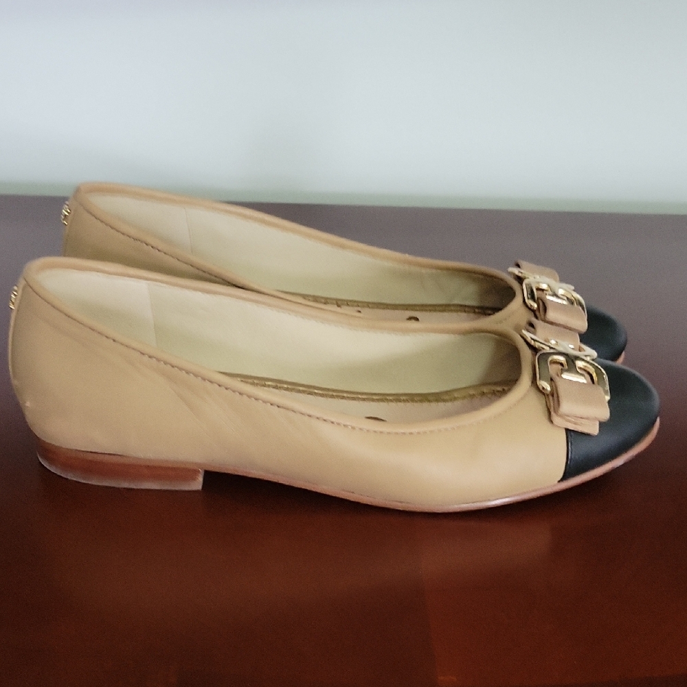 Sam Edelman Beige and Black Loafers with Gold Accent